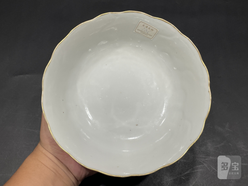 清道光 粉彩无双谱诗文葵口碗 - 图10